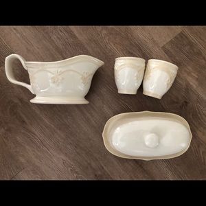 Pioneer Woman 4 piece serving set